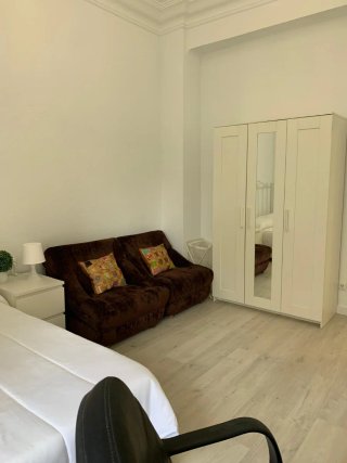 Alquilo habitación en piso compartido.
