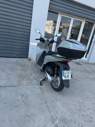 Moto Scooter Gris