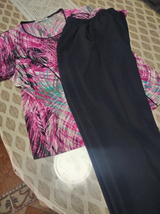 Conjunto Ennaje Camiseta y Pantalón Mujer