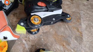 Patines infantiles con protecciones y casco