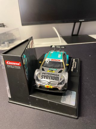 Coche Scalextric AMG Mercedes DTM