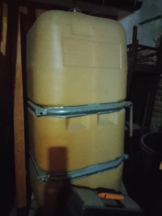 Bidón de agua 1000L.