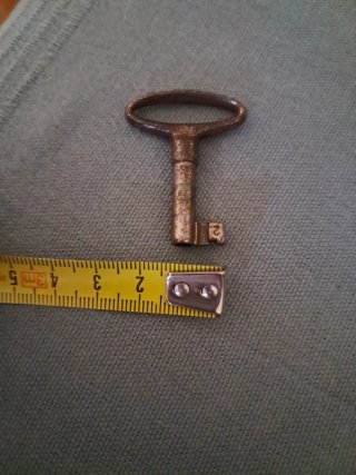 Llave antigua de metal