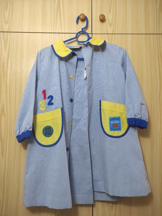 Bata infantil colegio talla 6 sin estrenar