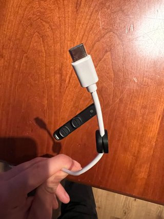 Organizador de cables magnético con adhesivo 3M