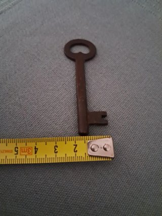 Llave antigua de metal