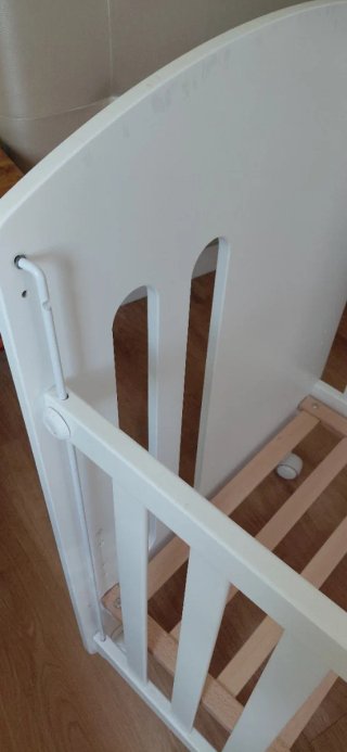 Cuna blanca con colchón casi nuevo