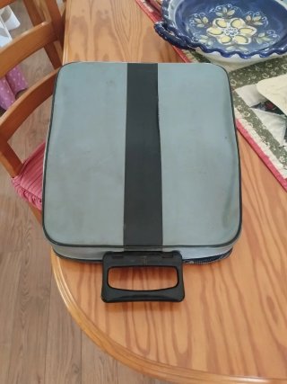 Máquina de escribir Olivetti Pluma 22