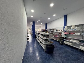 Local comercial en venta en Parque Ayala - Jardín de la Abadía - Huelín en Málaga
