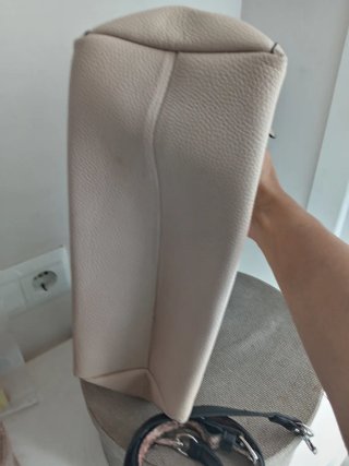 Bolso Parfois crema con correa