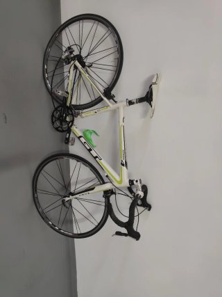 Bicicleta de carretera blanca