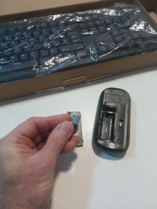 Kit Tastiera e Mouse Wireless Compatto