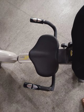 Bicicleta estática BH Fitness con respaldo