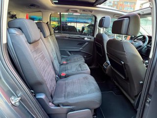 VOLKSWAGEN TOURAN R-LINE 7 PLAZAS DSG –FULL EQUIPO