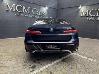BMW i7 xDrive60 400 kW (544 CV)