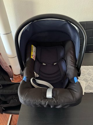 Silla de coche marca Chico para bebé