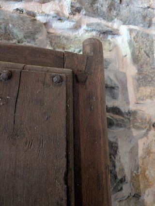 Puerta madera maciza rústica antigua