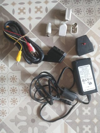 Cavo SCART, prolunga antenna e adattatori