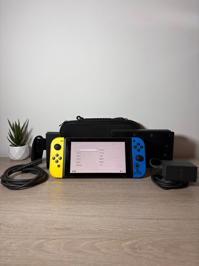 Nintendo Switch (2020)