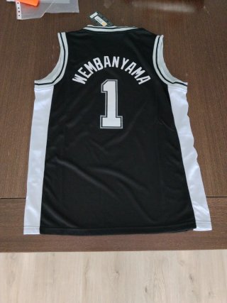Conjunto Camiseta y Pantalón Spurs Talla L