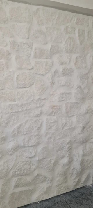 Piedra caliza blanca irregular