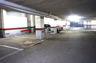 Garaje en venta en Milán - Pumarín - Teatinos en Oviedo