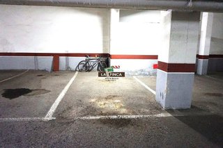 Garaje en venta en Milán - Pumarín - Teatinos en Oviedo