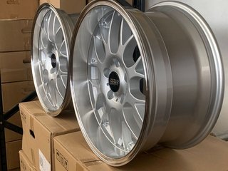 4xllantas 8x18 y 9x18 5x120 et35 stilo bbs