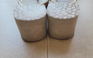 CHANCLAS CON CUÑA PLAYA O PISCINA.