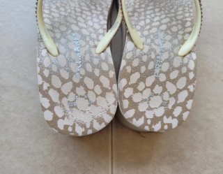 CHANCLAS CON CUÑA PLAYA O PISCINA.