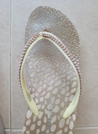 CHANCLAS CON CUÑA PLAYA O PISCINA.