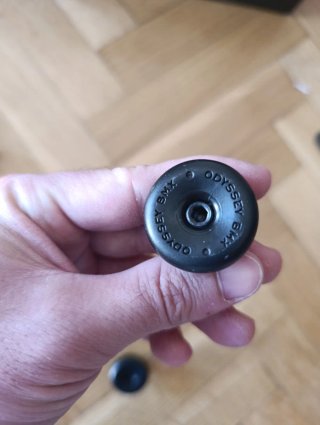 Puños Odyssey BMX con tapones