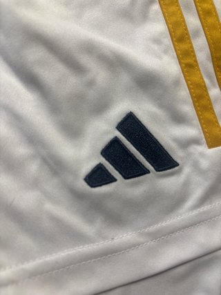 Pantalón Corto Real Madrid Adidas. Para 13-14 años