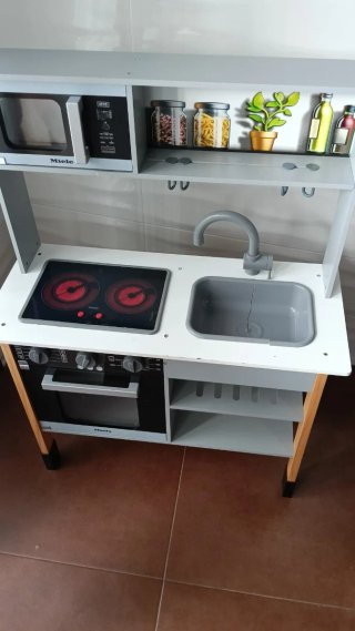 Cocinita de madera para niños
