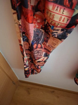 Pantalones de verano con collage