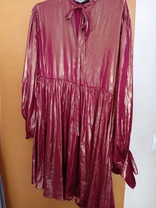 Vestido Zara efecto metalizado rojo XS