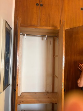 Armario empotrado madera con altillo