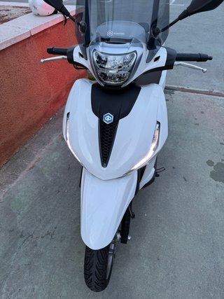 Piaggio Beverly 300 HPE Blanca
