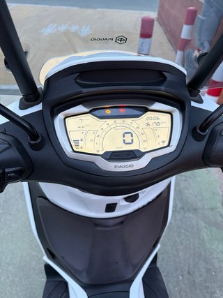 Piaggio Beverly 300 HPE Blanca