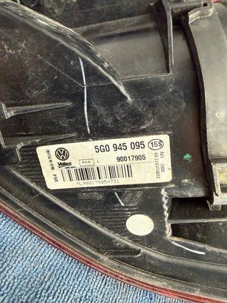 Piloto Trasero Izquierdo Golf 7.5 (17-20)