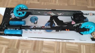 Patinete infantil Space Ride con casco