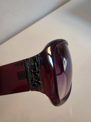 Gafas de sol Calvin Klein moradas