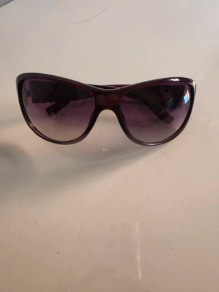 Gafas de sol Calvin Klein moradas