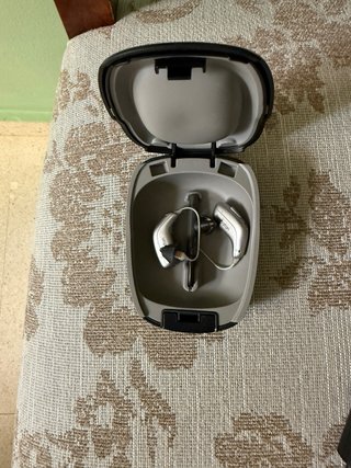 Cargador y Audifonos Bernafon