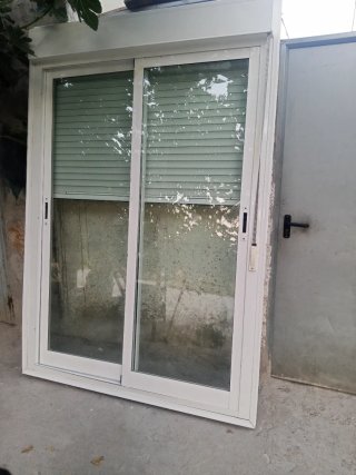 Balconera aluminio con persiana