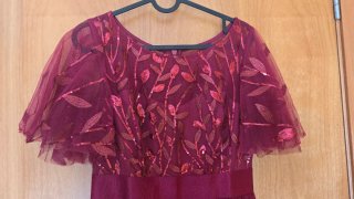 Vestido largo elegante burdeos con lentejuelas