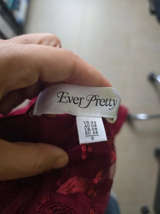Vestido largo elegante burdeos con lentejuelas