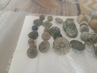 37 botones antiguos variados
