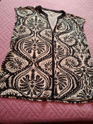 Blusa estampada blanco y negro
