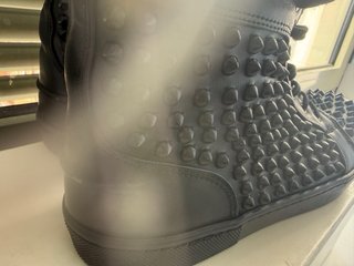 Christian Louboutin T.41 Piel Negra Tachuelas (13)